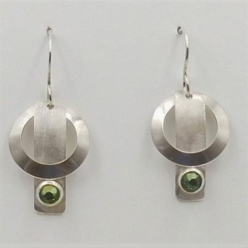 Click to view detail for DKC-1039 Earrings Green Swarovski crystal $75